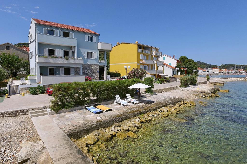 Punta Preko Apartments מראה חיצוני תמונה
